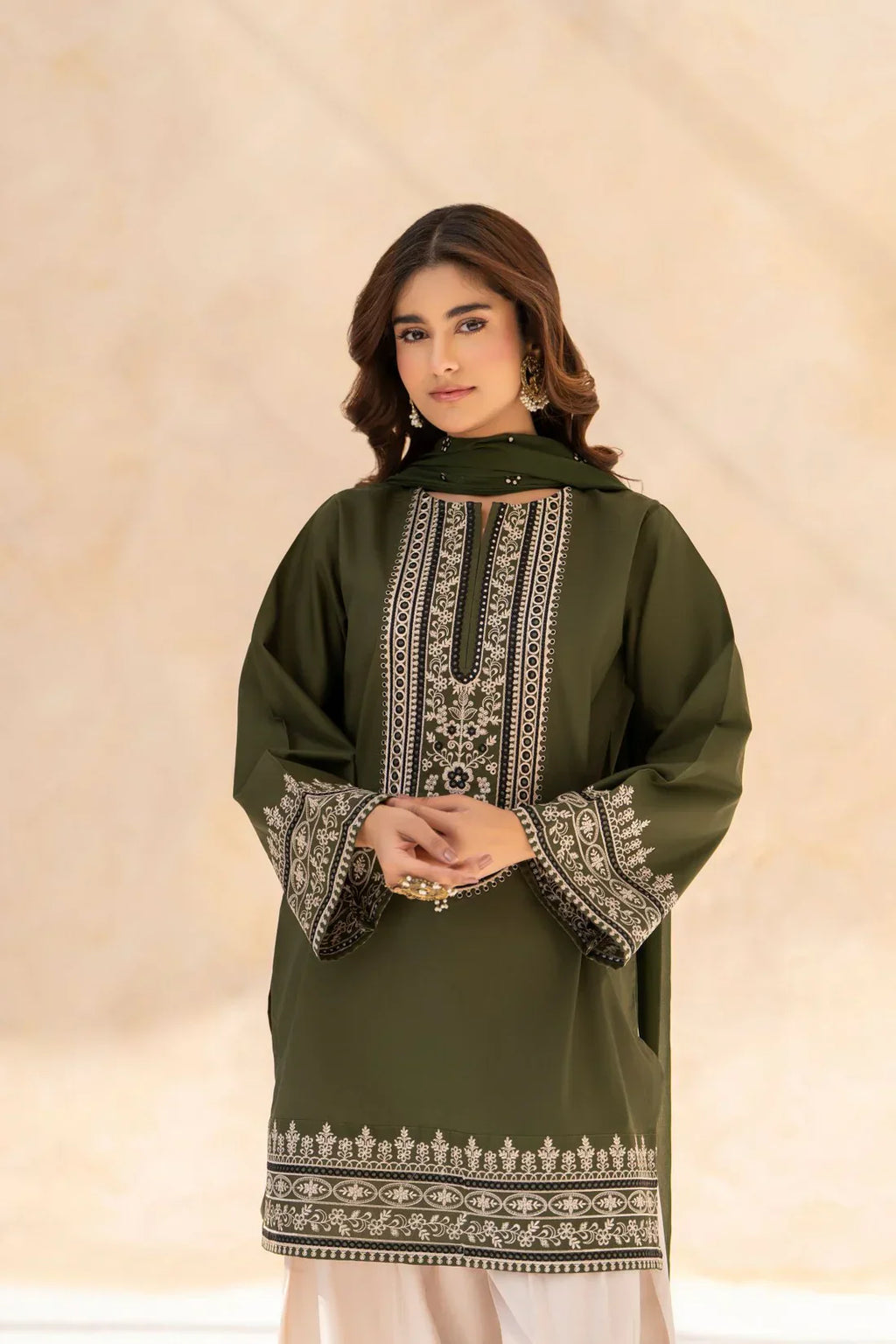 Hoorain 3 piece EMBROIDRED